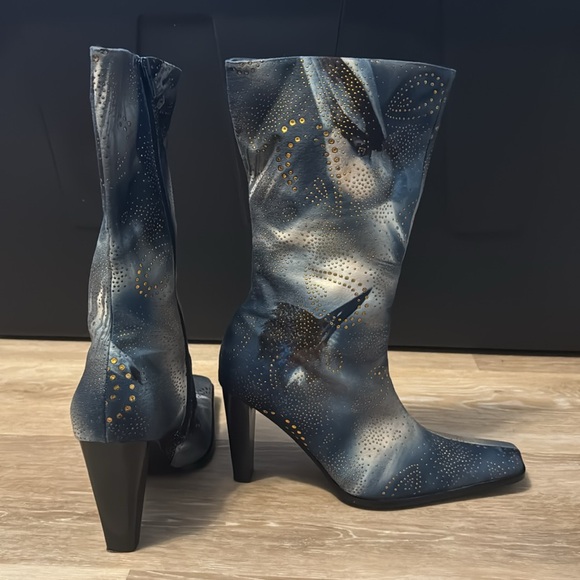 Blue/black/gold heeled boots with bird detailing - Picture 2 of 2